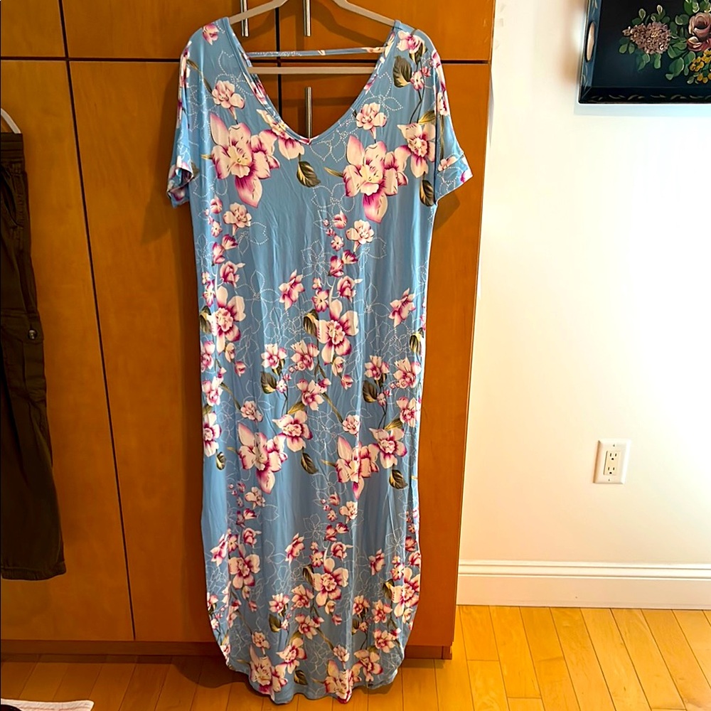 NWOT Floral Blue Maxi Dress